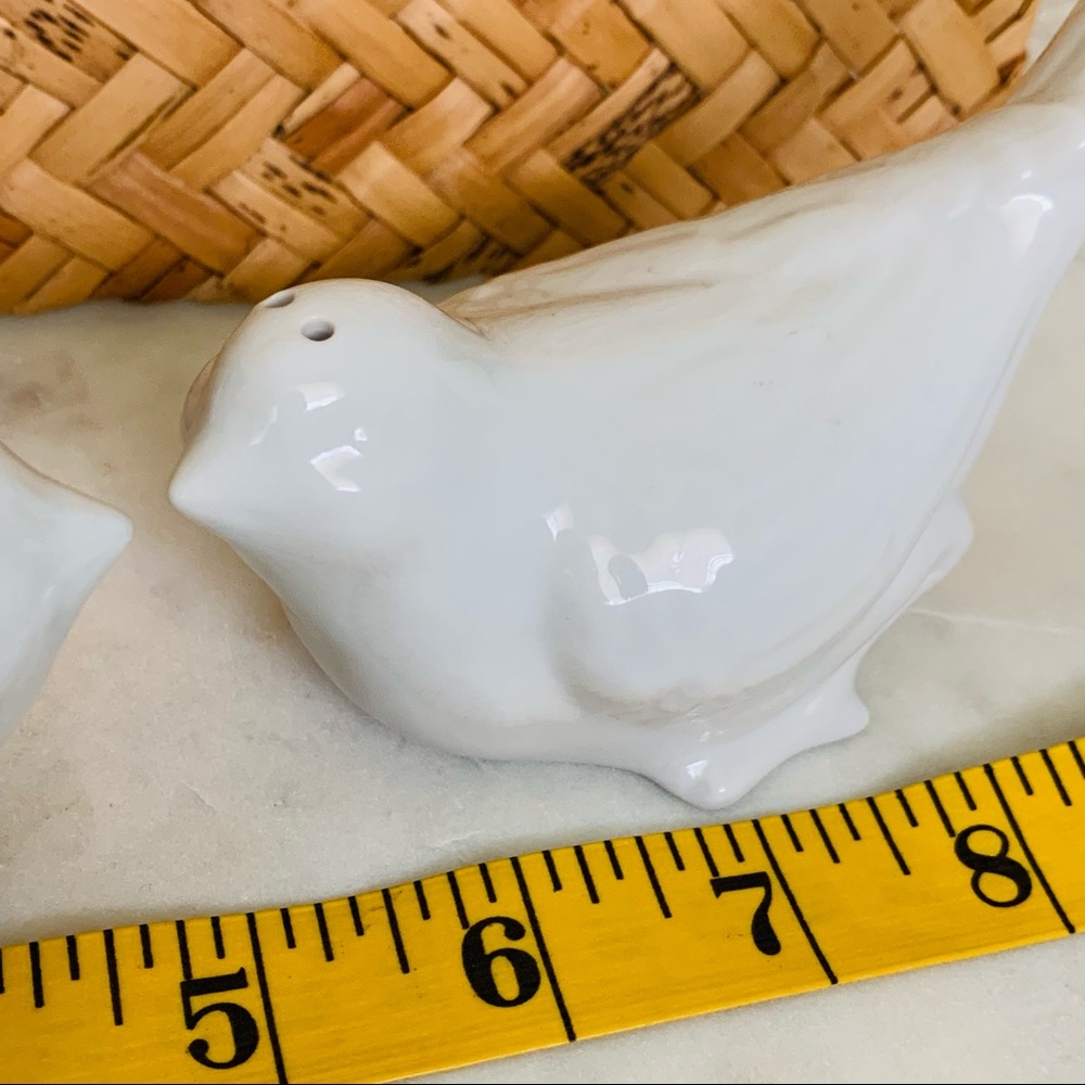 Salt & Pepper Shakers - Picture 5 of 6